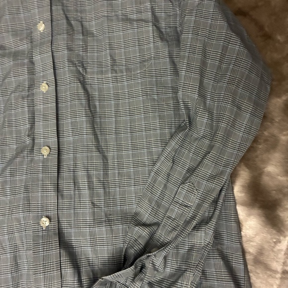 Eddie Bauer Men's Charcoal Plaid Button Down Shirt - Picture 3 of 5